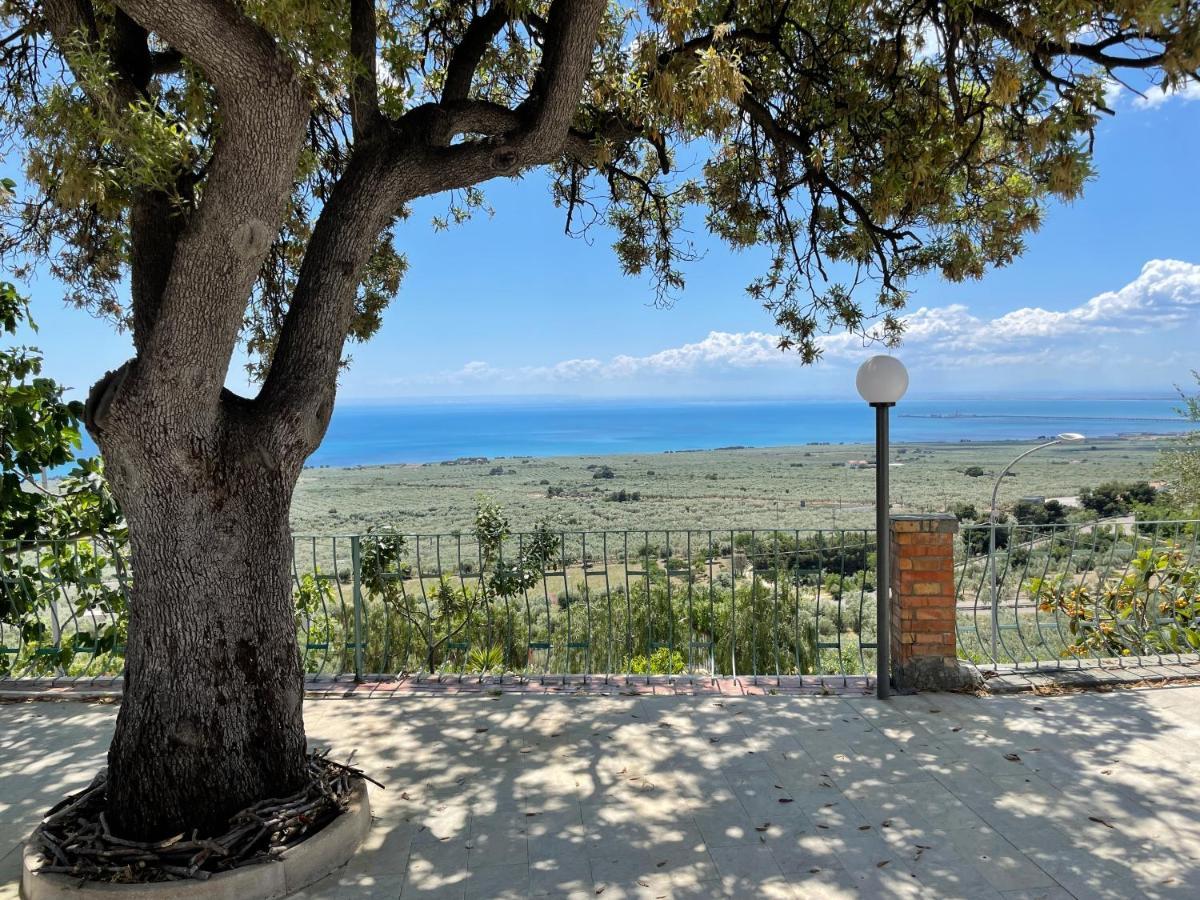 Villetta - Qui Dove Il Mare Luccica - Affitti Brevi Italia Monte SantʼAngelo Zewnętrze zdjęcie